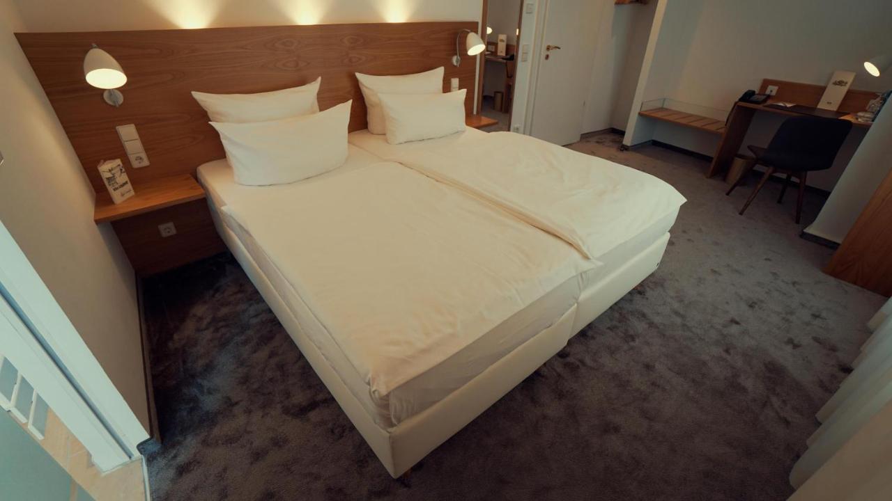 Hotel Adler Asperg Kültér fotó