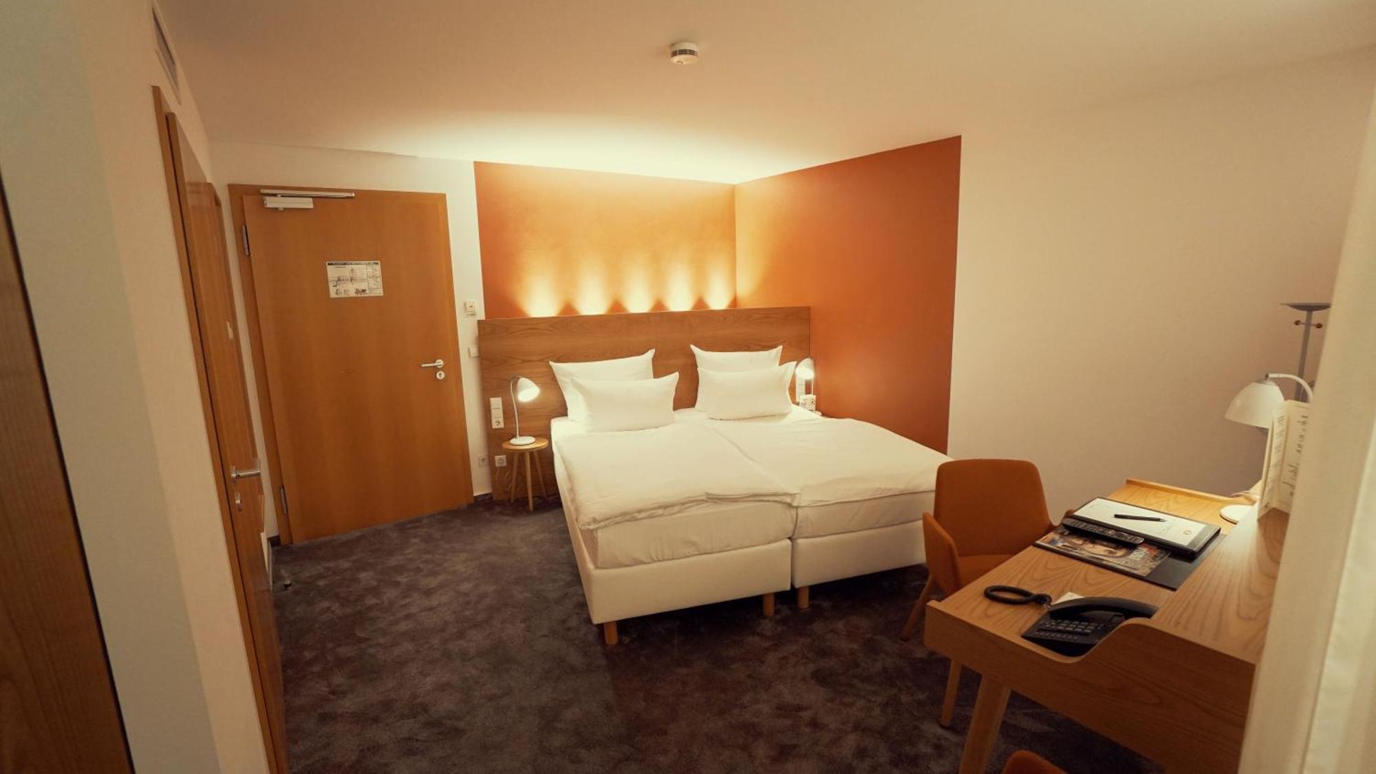 Hotel Adler Asperg Kültér fotó